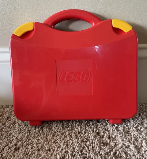 LEGO Red Travel Carry Case Storage Box Yellow Latches w/Adjustable Dividers 