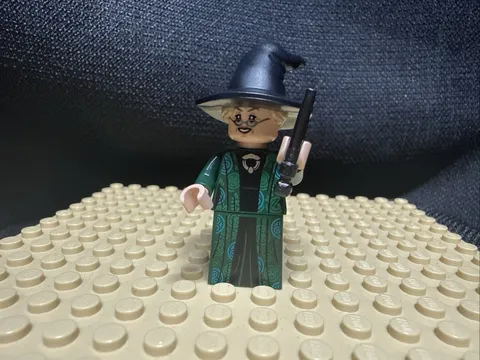 New LEGO® Minifigure Professor Minerva McGonagall - Hogwarts Moment 76382
