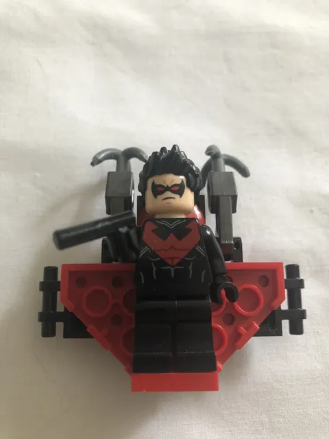 LEGO DC Superheroes Batman Nightwing Minifigure sh0085 From Set 76011
