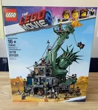 LEGO The LEGO Movie 2: Welcome to Apocalypseburg! (70840) RARE! Retired!