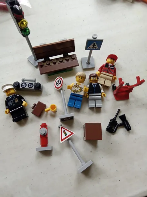 LEGO CITY: City Minifigure Collection (8401)