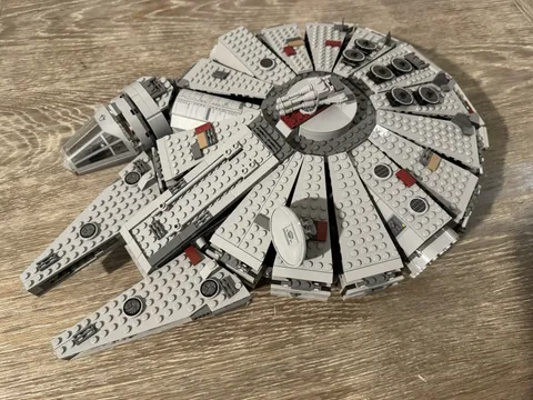 LEGO Star Wars Millennium Falcon 7965 w/ Box, Manual & Minifigs