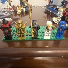 LEGO NINJAGO Minifigure Lot of 5 Ninjas w/ Weapons