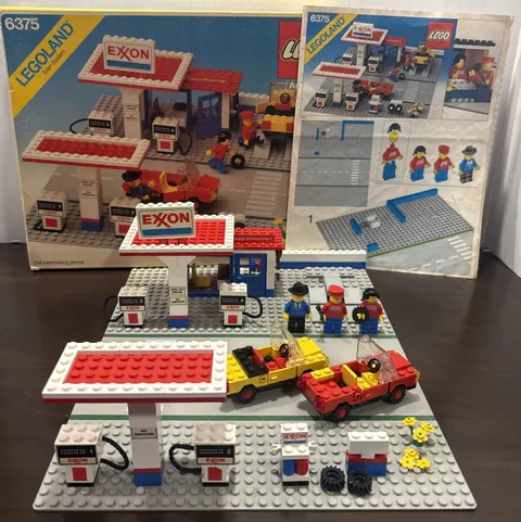 LEGO 6375 Exxon Gas Station. Instructions & box. Missing 8 Pieces,  1 Stickers.