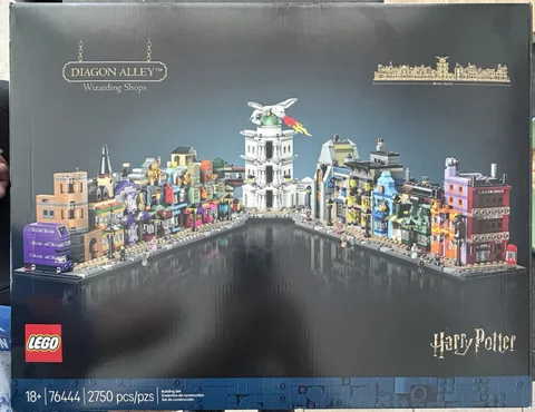 LEGO Harry Potter: Diagon Alley Wizarding Shops (76444)