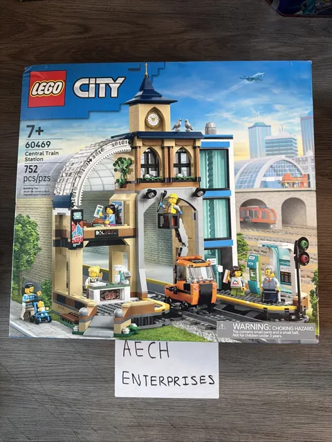 LEGO City Central Train Station Set Brand New Unopened (60469)