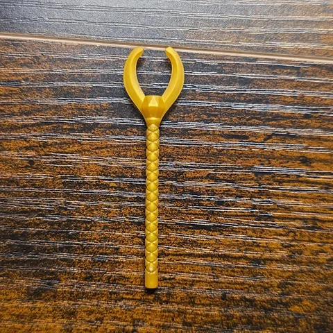 LEGO Part 18933 Pearl Gold Minifigure Staff Scepter with Twin Prongs Horns