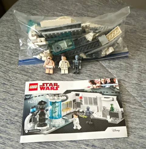 LEGO Star Wars 75203 Hoth Medical Chamber complete w/ Instructions+mini figures