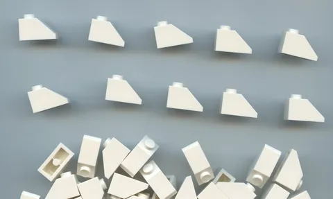 LEGO x 30 White Slope 45 2 x 1 NEW 3040 bulk lot