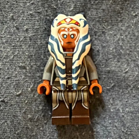 LEGO Ahsoka tano minifig GOOD CONDITION!