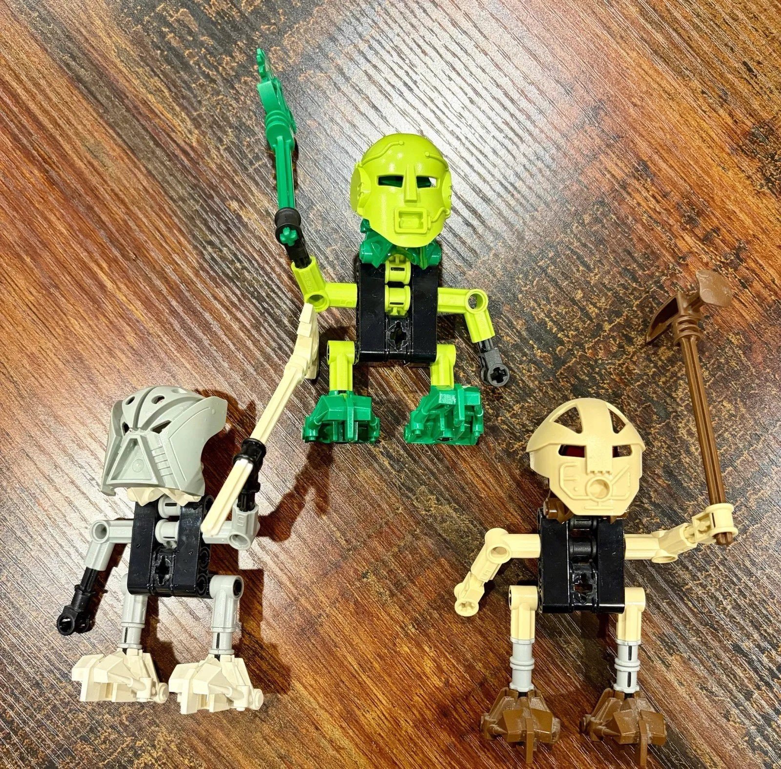 Lego Bionicle Lot Of 3: Turaga 8542 - Nuju 8544 - Matau 8541 - Used