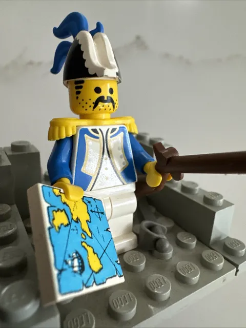 LEGO GOVERNOR MINIFIGURE VINTAGE IMPERIAL SOLDIER PIRATES 1 MINIFIGURE 6274