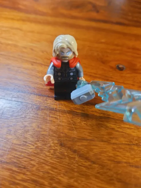 LEGO Minifigure SH0972: Thor Flexible Rubber Cape With Hammer