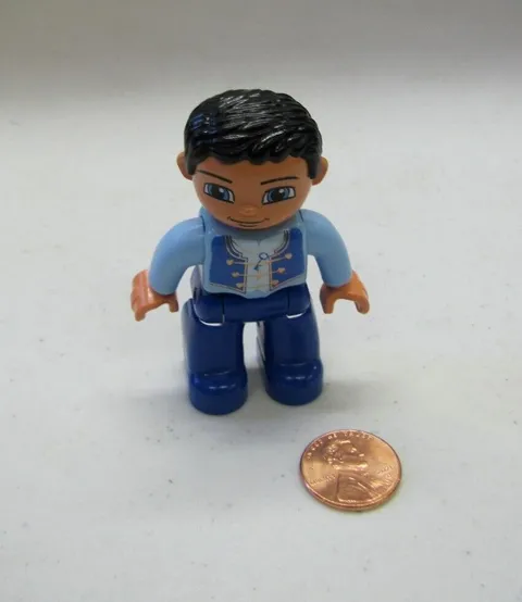 Vtg. Lego Duplo Prince in Blue Black Hair Castle Palace Carriage w/ Key