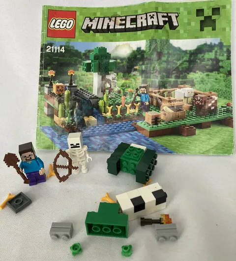 Lego Minecraft The Farm #21114 Bricks Pieces Mini-Figures Incomplete
