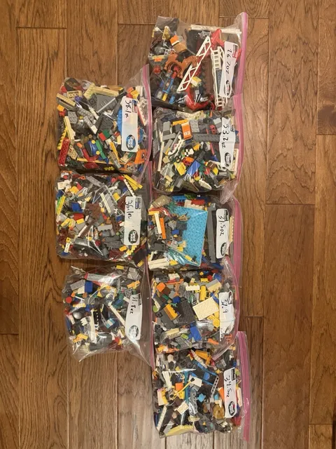 15.98 Lb Pounds Of Misc Legos
