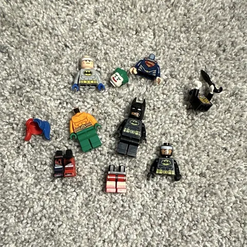 LEGO Batman Movie Batman Minifigure & Parts Lot Assorted Pieces Age 7+