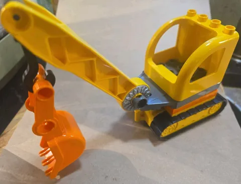 Duplo Construction EXCAVATOR Dig Bucket Backhoe Orange Wheels Yellow Scoop D16