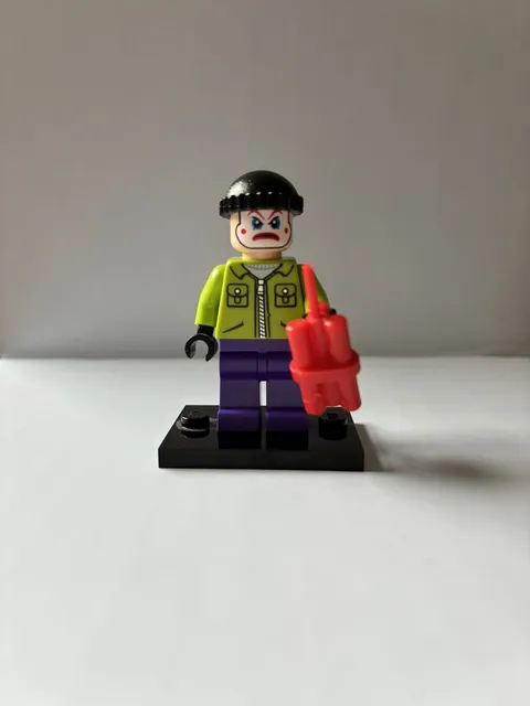 LEGO Super Heroes Joker's Henchman Minifigure Lime Jacket, SH0020. W Dynamite 