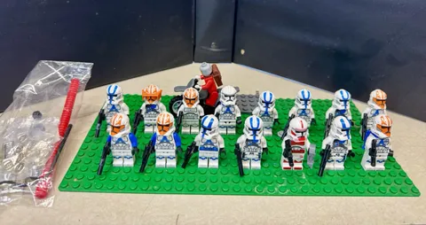 15 LEGO Star Wars Clone Trooper Minifigures Lot W/ Weapons Motorcycle Guy/money