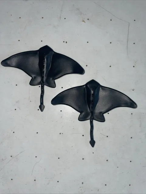 2 Lego Black Manta Ray Stingray Sea Animal 30084 Loose Used Part Piece Figures