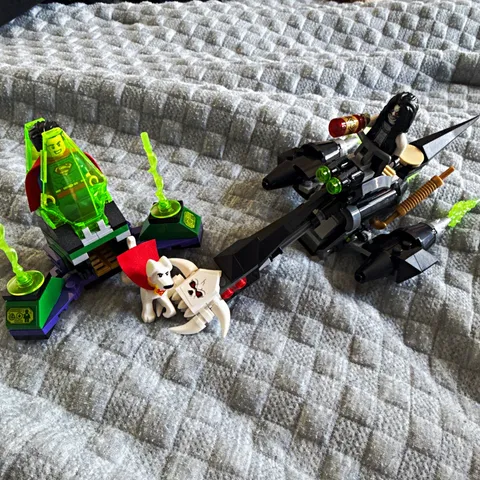 LEGO DC Superman and Krypto Set Built w all Minifigures and builds