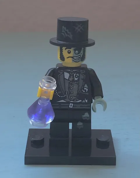 LEGO®  Mr. Good and Evil Collectible Minifigures Series 9 CMF 71000 Set Retired