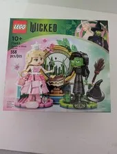 LEGO Wicked Elphaba & Glinda 558 pcs. New in Box Sealed (75682)