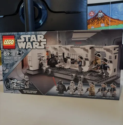 Brand New LEGO 75387 Star Wars Boarding the Tantive IV