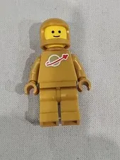 LEGO Classic Space Pearl Gold Spaceman Minifigure from set  21358
