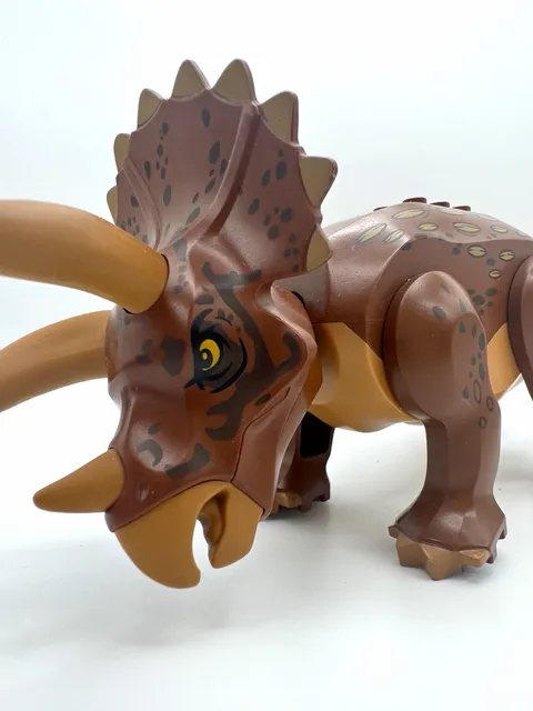 LEGO Triceratops Animal Figure from Jurassic Park set 76959