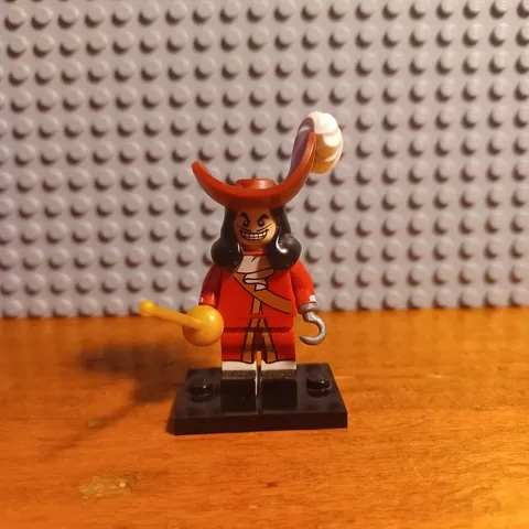 Lego Captain Hook Minifigure Disney Series 1