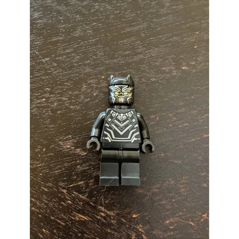Lego Black Panther #sh0263 Dark Silver Armor Yellow Eyes Set #76047