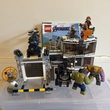 LEGO Super Heroes: Avengers Compound Battle (76131) - Missing 2 Pieces