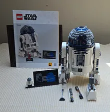 LEGO Star Wars R2-D2 75379 1050pc Complete Set w/ Display Stand & Plate