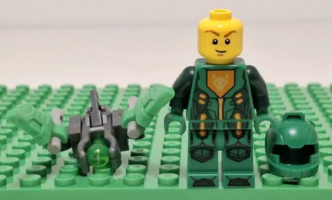 Lego Nexo Knights Aaron Fox Minifigure With Mini Blaster - NO ARMOR NO VISOR