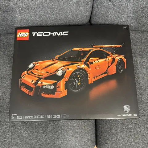 LEGO TECHNIC: Porsche 911 GT3 RS (42056)
