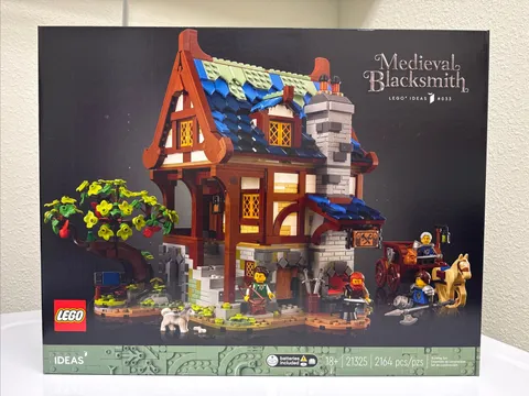 LEGO Ideas:  Medieval Blacksmith (21325)