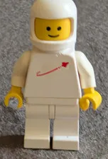 LEGO WHITE CLASSIC SPACEMEN MINIFIGURE ASTRONAUT pre owned with signs of use