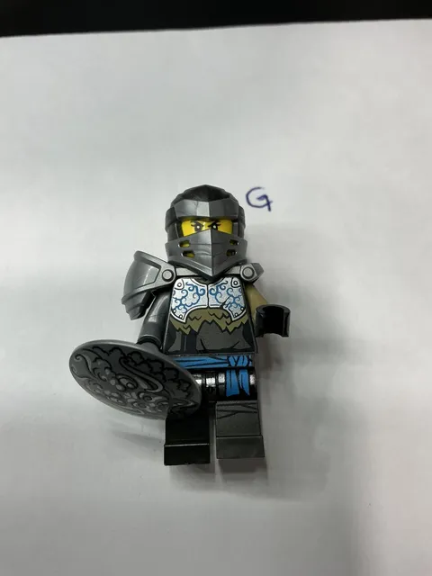 Nya Hero Ninjago Master of the Mountain LEGO Minifigure 