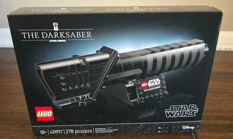 BRAND NEW LEGO SET 40917 Star Wars May 4th Darksaber GWP SEALED