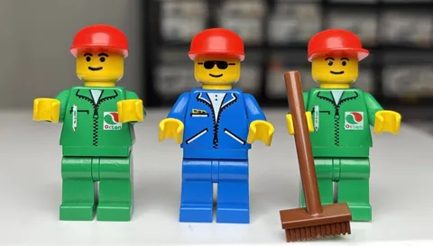 LEGO Town 6562 Gas Stop Shop Vintage Minifigure ONLY Octan Mechanic Station