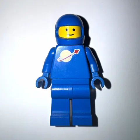 LEGO Classic Space Blue Spaceman Astronaut Minifigure with Helmet