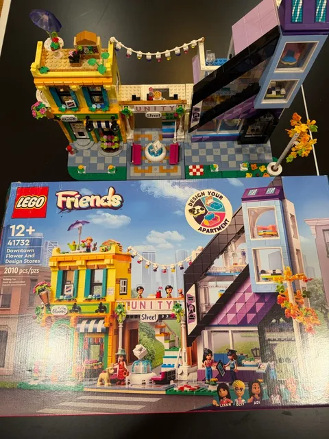 LEGO FRIENDS: Downtown Flower and Design Stores (41732) - Retired