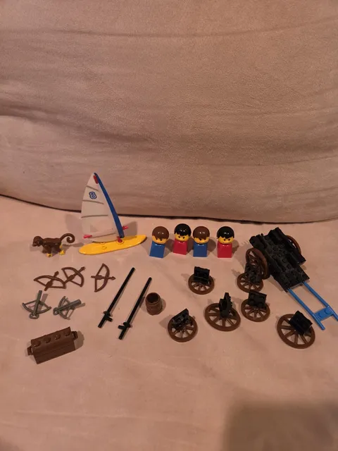Lego Parts Accessories Lot, Monkey, Bows Arrows, Crossbows, Treasure Chest