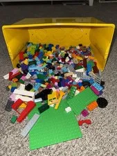 LEGO Classic Brick Box Yellow Storage Box and LEGO pieces 