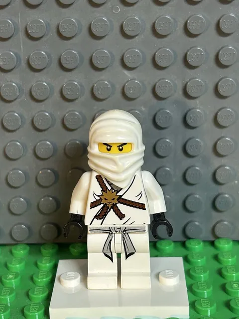 LEGO Ninjago Minifigure Pilot Zane (Good Condition)