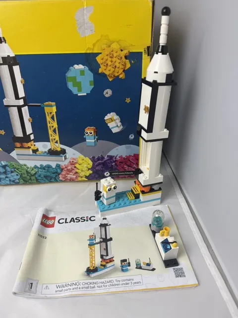 Lego Classic 11022 Space Mission 1700pcs [Box opened, incomplete