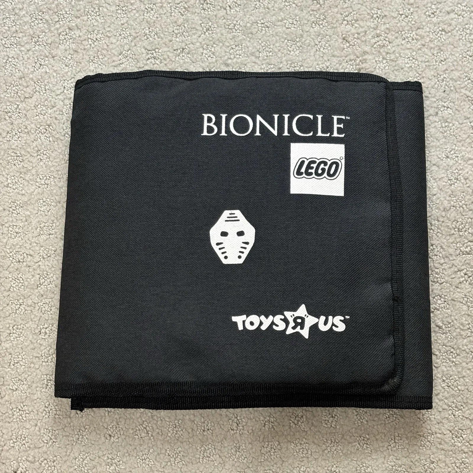 2001 LEGO Bionicle Mask Holder Toys R US Exclusive Fabric Storage Case Portfolio