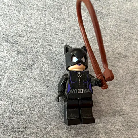 LEGO Catwoman Plastic Minifigure Figure w/ Whip Accessory DC Comics Character